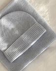 Kasjmirsett til baby med lue og babypledd i lys blå