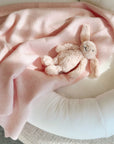 Rosa babypledd i 100 % kasjmir med myk kanin